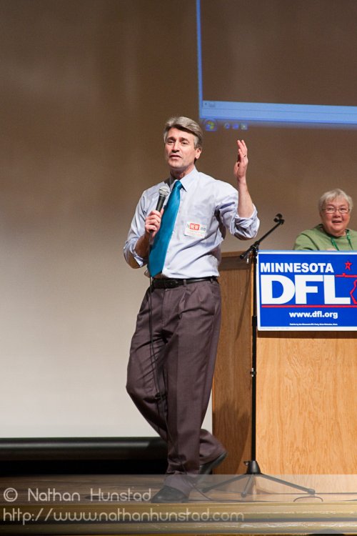 Mayor and candidate for governor R. T. Rybak addresses the SD59